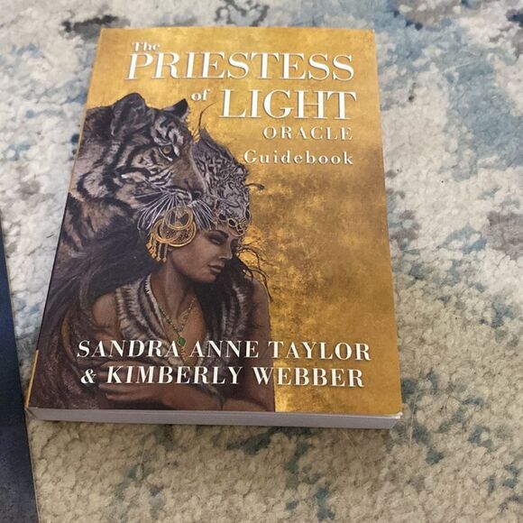 Priestess Of The Light Oracle Cards - Picture 3 of 7